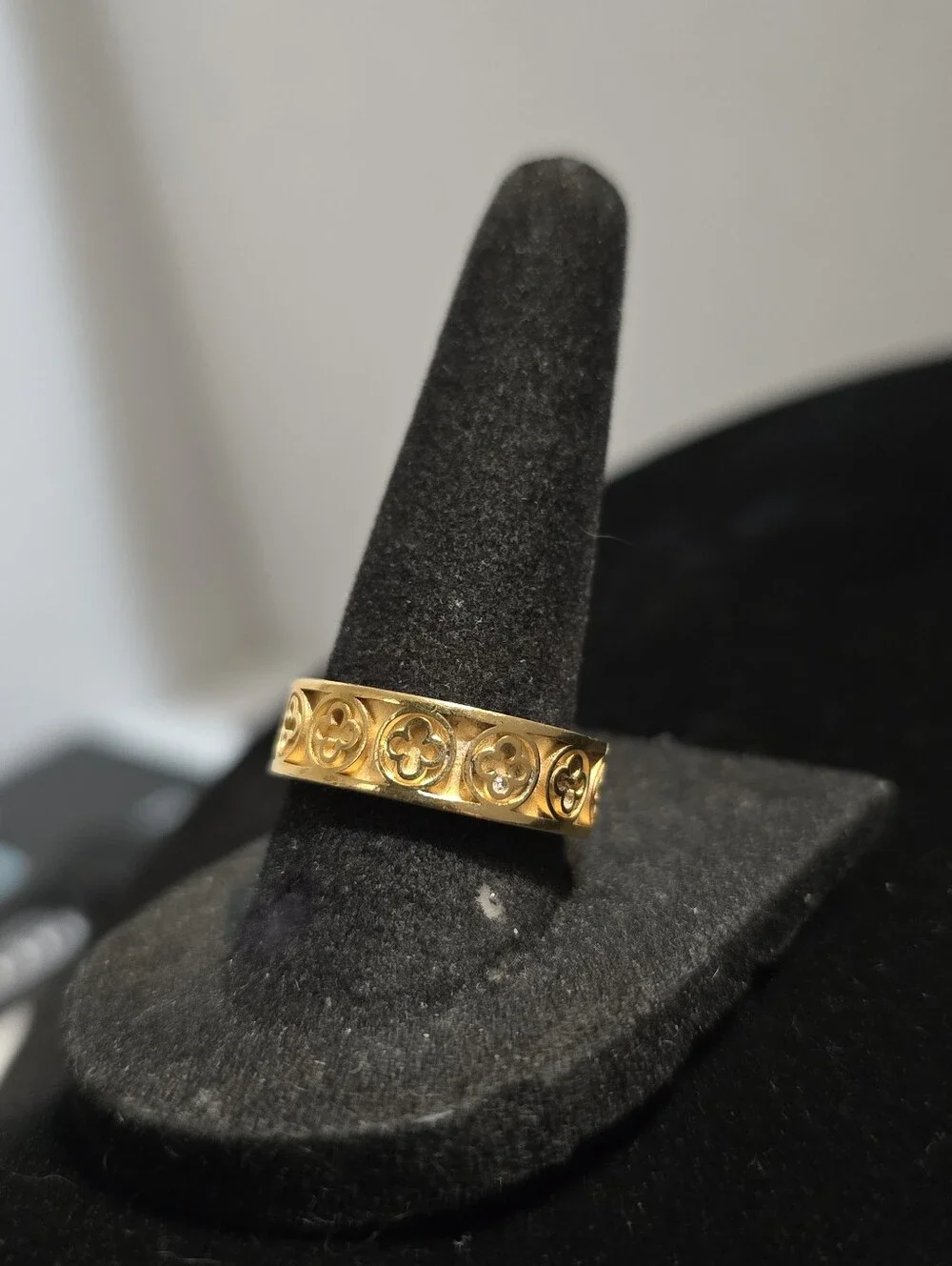 Humilis Gold Plated Sterling band ring with Palazzo Ducale quadrilob flower s7.5